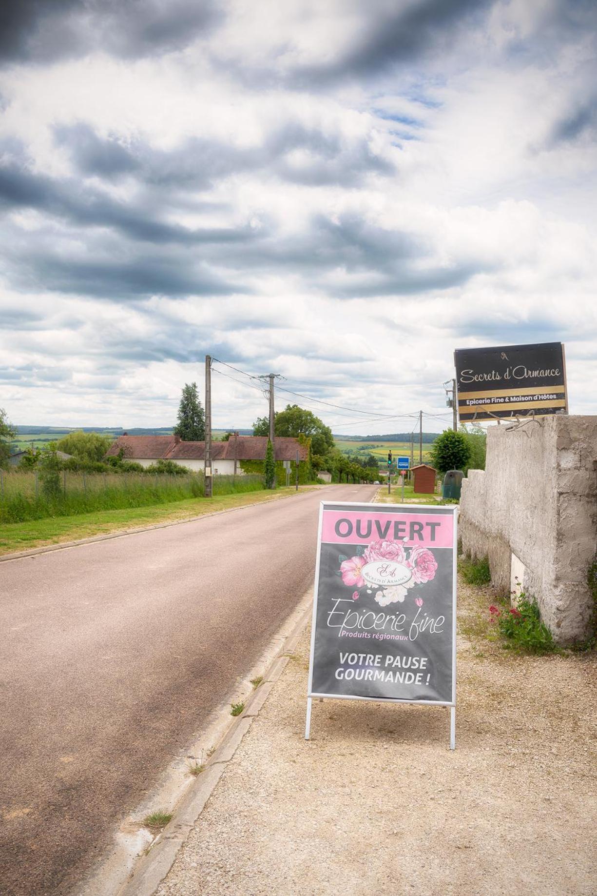 Gite De Charme, Grand Confort Marolles-sous-Lignieres Luaran gambar